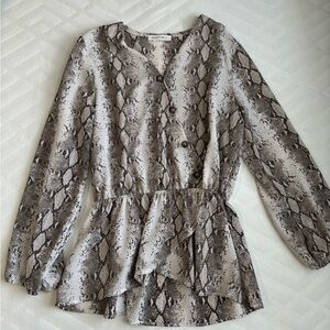 Beautiful long sleeve blouse